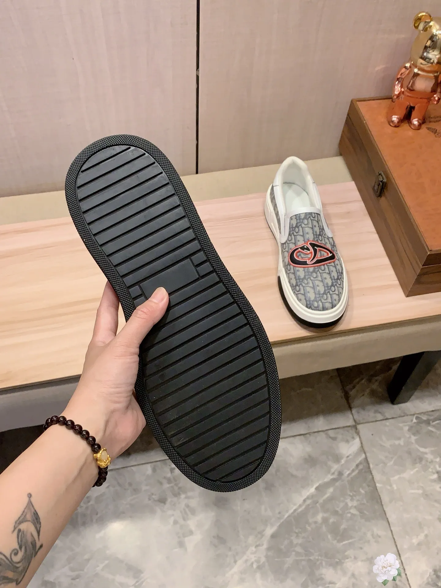 Men's men's shoes💰400💰💰🎩🎩[Lightning][Lightning] "Dior DIOR*" The latest • popular casual shoes, top brand [seduce] luxury ~ purchasing agency, top ~ quality. [Strong] The upper is made of imported breathable cowhide with fabric material ➕ Breathable sheepskin feet (•) and fine workmanship. The original stylish and stylish soft rubber wear-resistant and non-slip outsole is light and comfortable on the feet. The real thing looks better when photographed in person. Code 111: Code: 38-44, 2️⃣colors selected